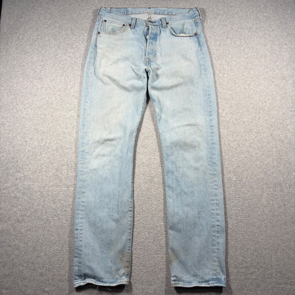 Levis 501 Original Fit Jeans Men 31x32 Light Wash Blue Button Fly Denim